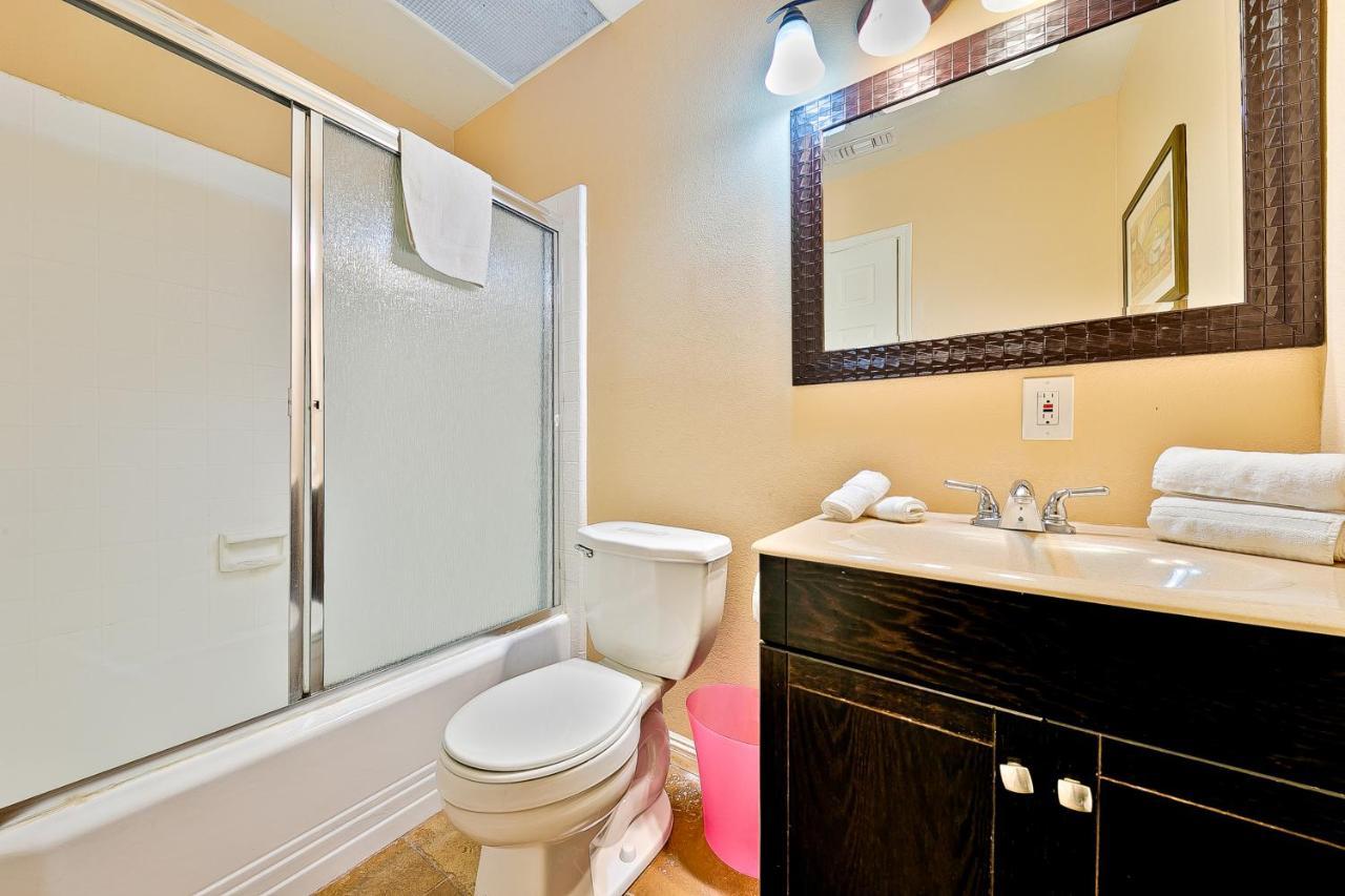 Disney Getaway Anaheim Bagian luar foto
