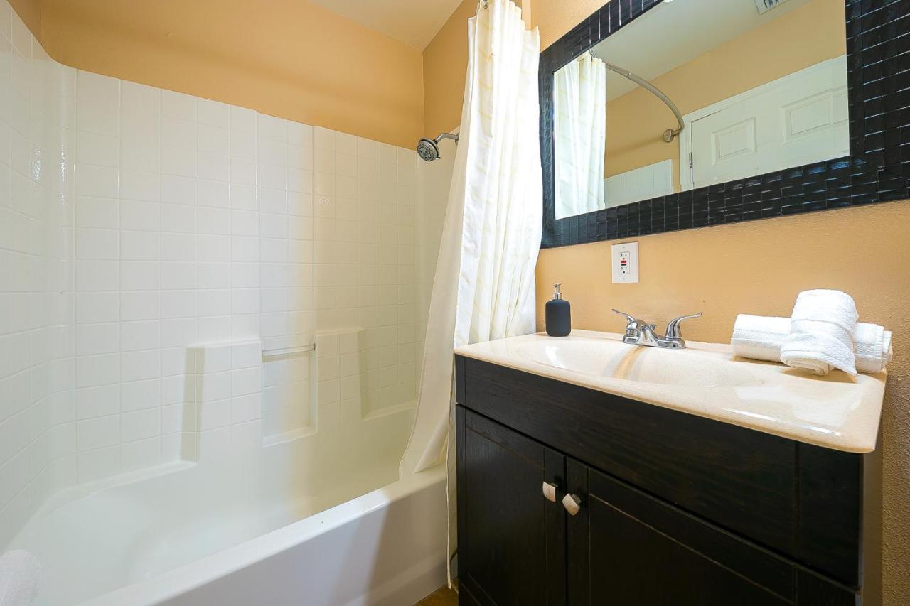 Disney Getaway Anaheim Bagian luar foto